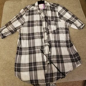 Plaid Button-up shirt